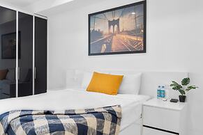 Amazing CBD Rivergate Apartment & Pool