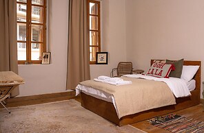 Buddha House Hotel and Cocktail Bar