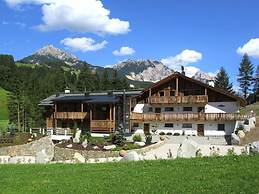 Alpine Mountain Chalet