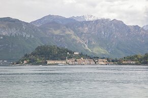 Lakefront Contemporary