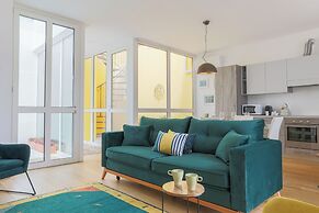 Lakefront Contemporary