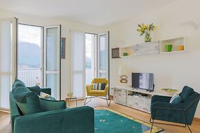 Lakefront Contemporary