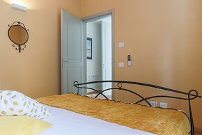 Lakefront Contemporary