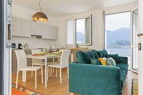 Lakefront Contemporary