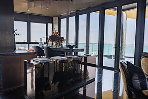 Sea View Edge Central Pattaya