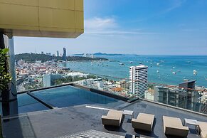 Sea View Edge Central Pattaya