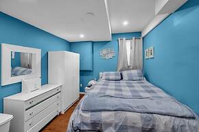 52-3 Bed Suite on Lake Central A C By Airport