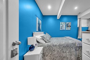 52-3 Bed Suite on Lake Central A C By Airport