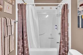 52-3 Bed Suite on Lake Central A C By Airport