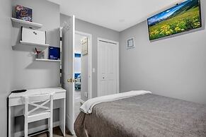 240 Spacious Modern Home w AC