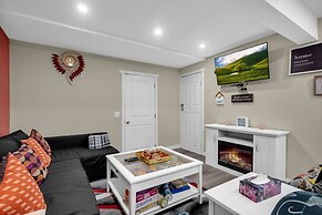 240 Spacious Modern Home w AC