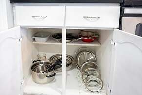 240 Spacious Modern Home w AC