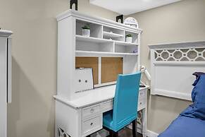 240 Spacious Modern Home w AC