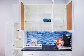 240 Spacious Modern Home w AC