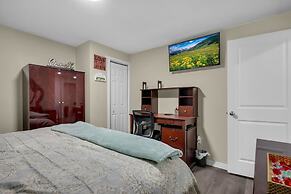 240 Spacious Modern Home w AC