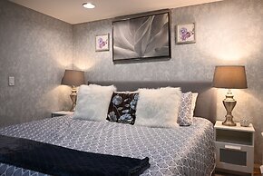 33 Executive Home A C Airport