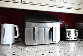 33 Executive Home A C Airport