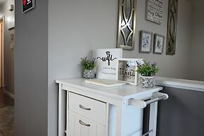 33 Executive Home A C Airport