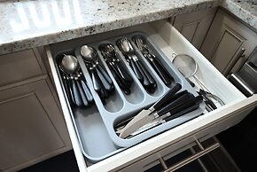 33 Executive Home A C Airport