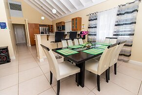 Dreamvilla Richmond Estates I Heart JA