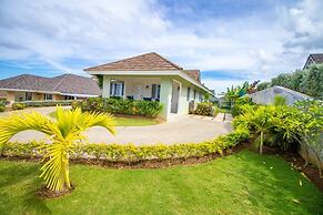 Paradise Luxury Villa w Oceanview Infinity Pool