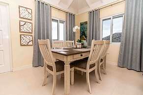 Paradise Luxury Villa w Oceanview Infinity Pool