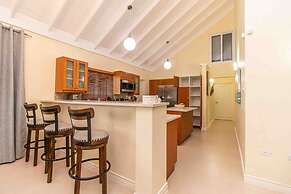 Paradise Luxury Villa w Oceanview Infinity Pool