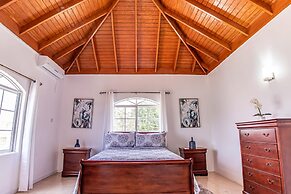 Runaway Bay Gem in Runaway Bay