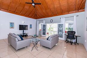 Runaway Bay Gem in Runaway Bay