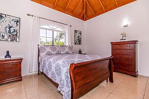 Runaway Bay Gem in Runaway Bay