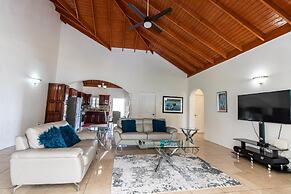 Runaway Bay Gem in Runaway Bay