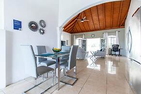 Runaway Bay Gem in Runaway Bay