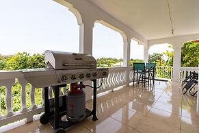 Runaway Bay Gem in Runaway Bay