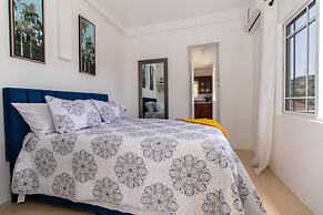 Runaway Bay Gem Suite