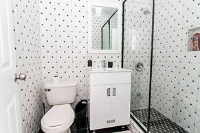 Runaway Bay Gem Suite