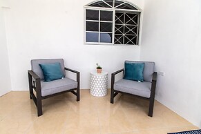 Runaway Bay Gem Suite