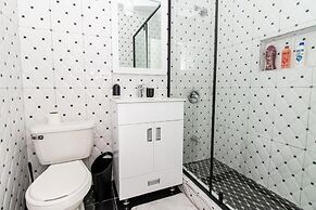 Runaway Bay Gem Suite