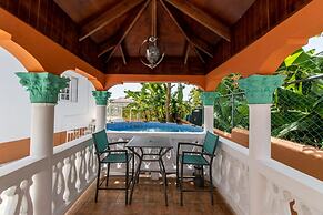 Runaway Bay Gem Suite