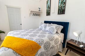 Runaway Bay Gem Suite