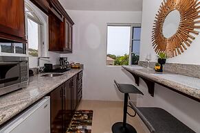 Runaway Bay Gem Suite