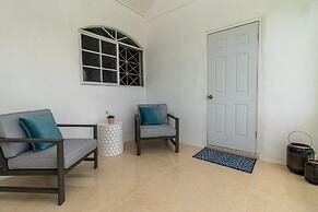 Runaway Bay Gem Suite