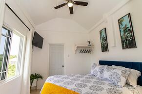 Runaway Bay Gem Suite