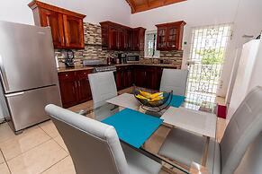 Runaway Bay Gem in Runaway Bay