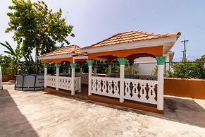 Runaway Bay Gem in Runaway Bay