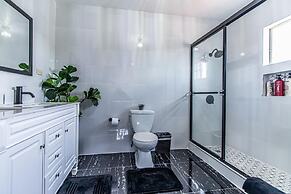 Runaway Bay Gem in Runaway Bay