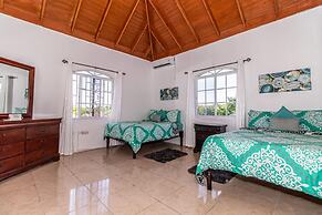 Runaway Bay Gem in Runaway Bay