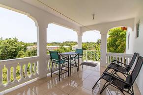 Runaway Bay Gem in Runaway Bay