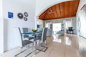 Runaway Bay Gem in Runaway Bay