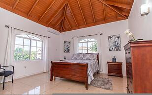 Runaway Bay Gem in Runaway Bay