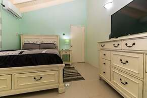 Serenity Retreat Villa Drax Hall